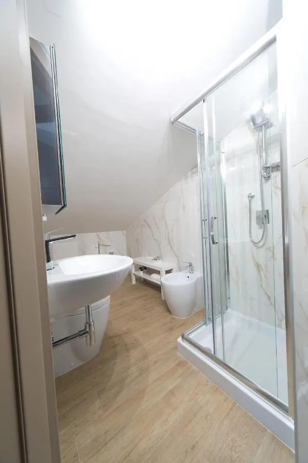 Slow Chic Apartment Beb Policlinico Messina