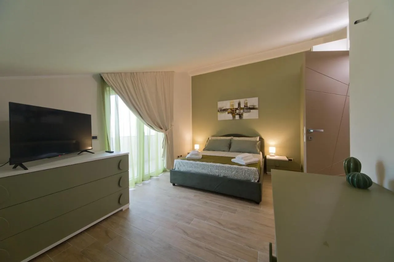 Slow Chic Apartment Beb Policlinico Mesina Pensión