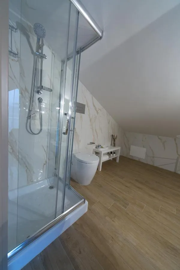 Slow Chic Apartment Beb Policlinico Mesina