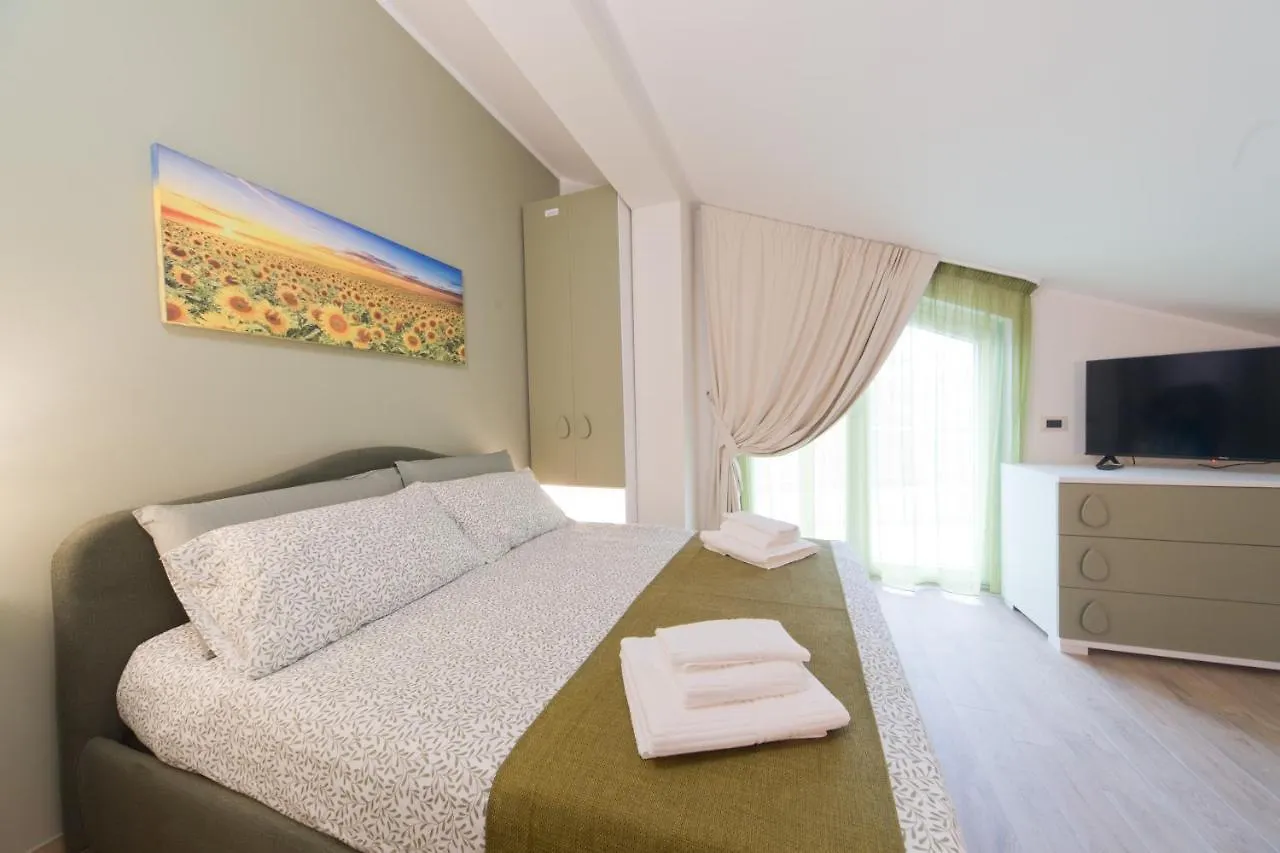 Slow Chic Apartment Beb Policlinico Mesina Italia