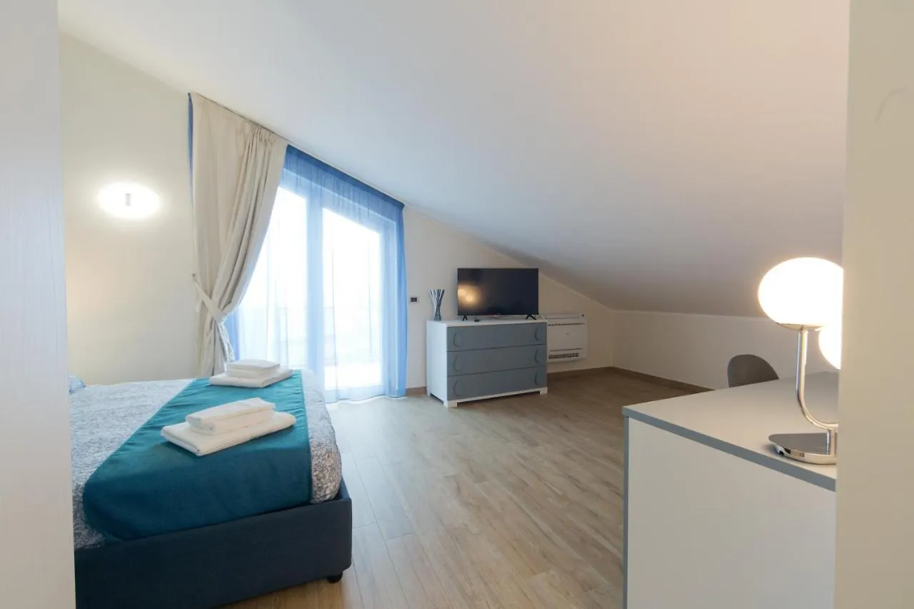 Slow Chic Apartment Beb Policlinico Mesina